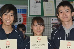 男子Cクラスで団体優勝した富田・橋本、3位入賞の棟尾 