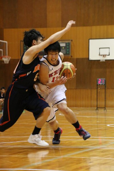 バスケ 粘り強いプレーで終盤に逆転 １部残留を決める Vs法大 Keio Sports Press